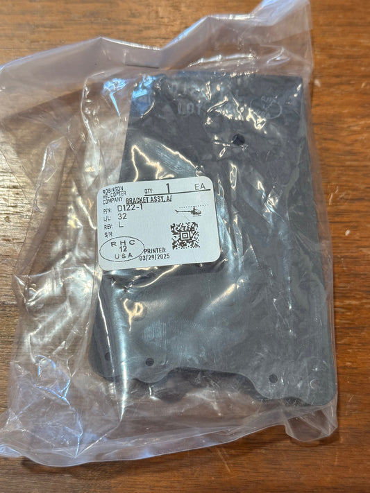 D122-1 BRACKET ASSY