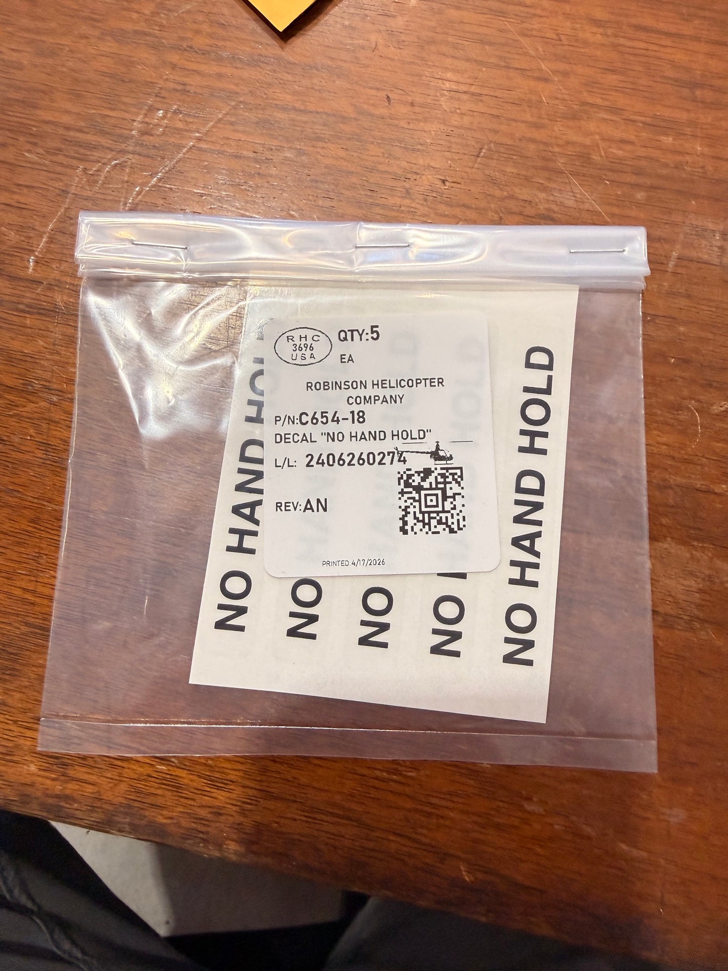 C654-18 DECAL "NO HAND HOLD"