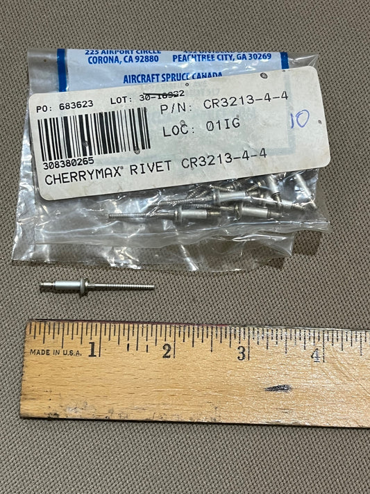 CR3213-4-4 CHERRYMAX RIVET