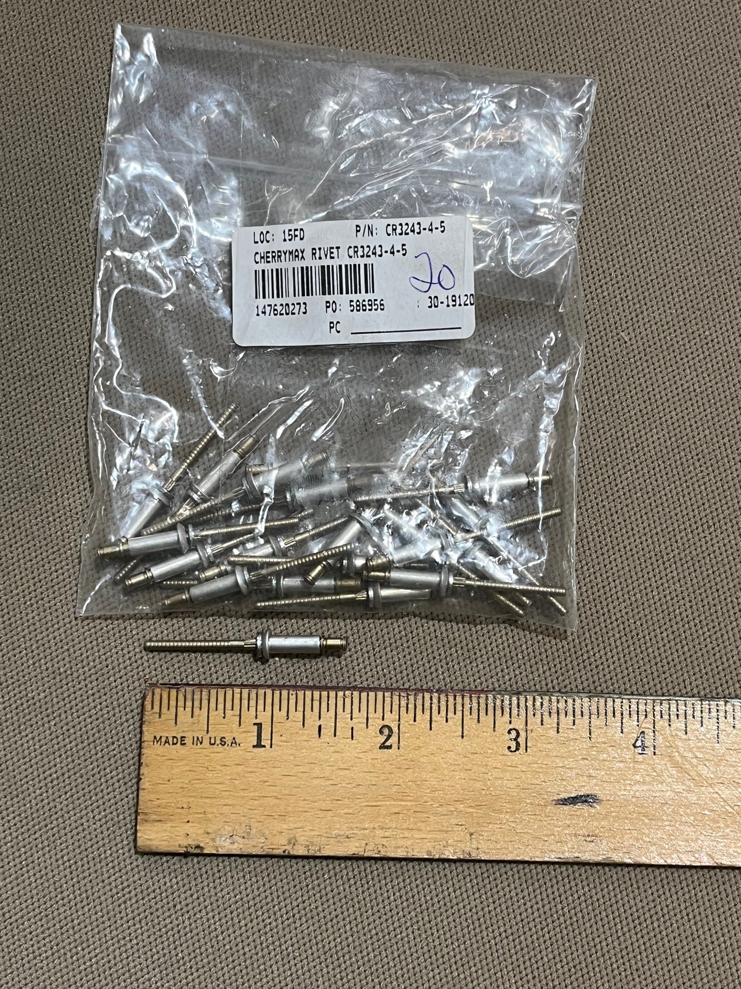 CR3243-4-5 CHERRYMAX RIVET