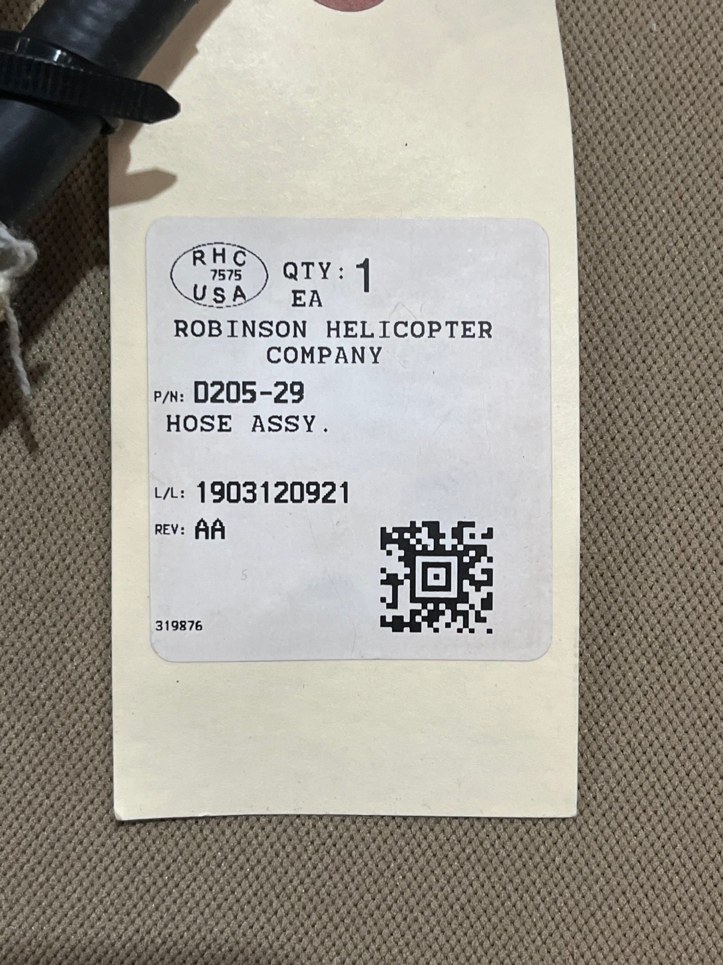 D205-29 HOSE ASSY