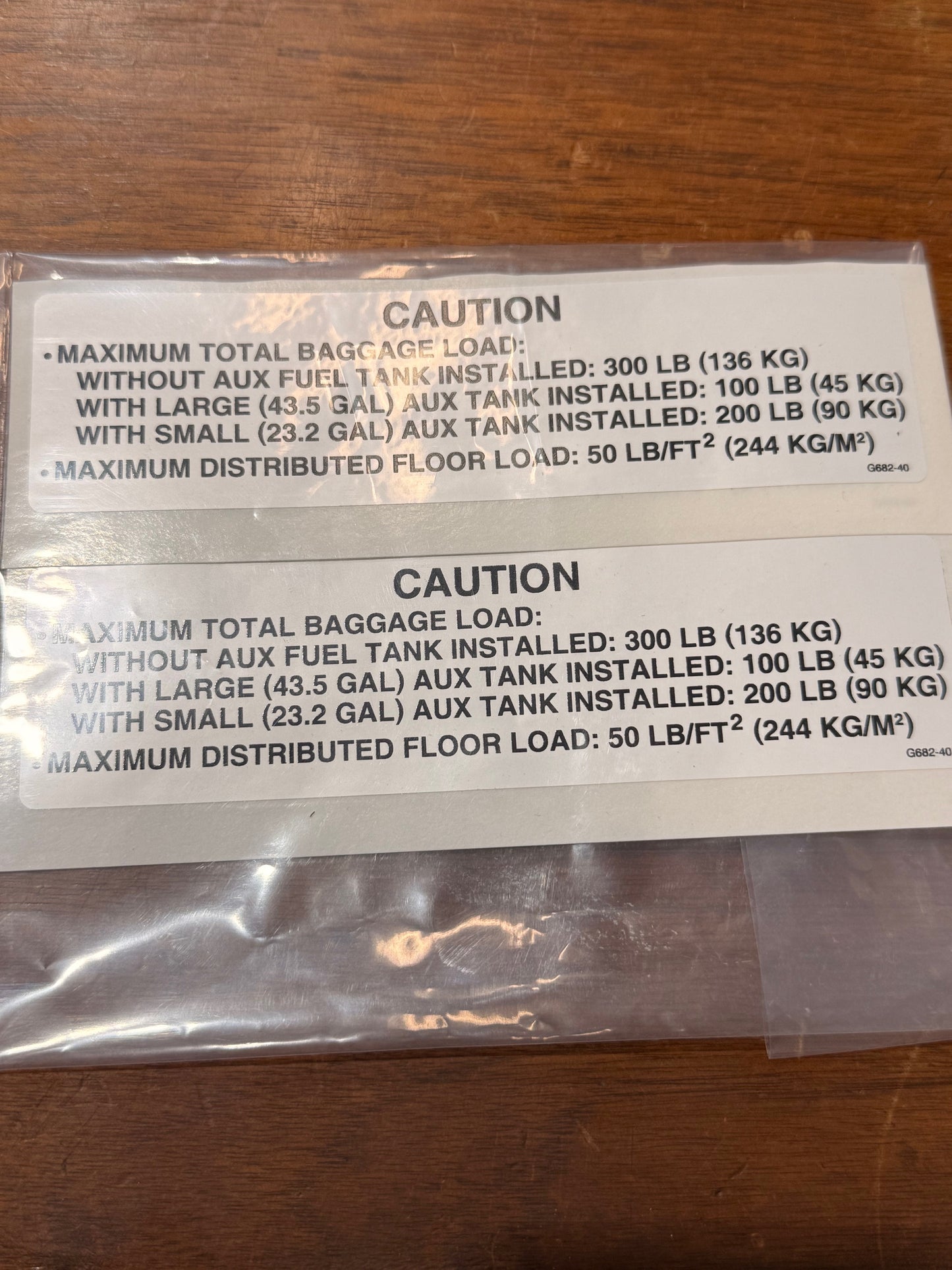 G682-40 DECAL, "CAUTION MAXIMUM.."