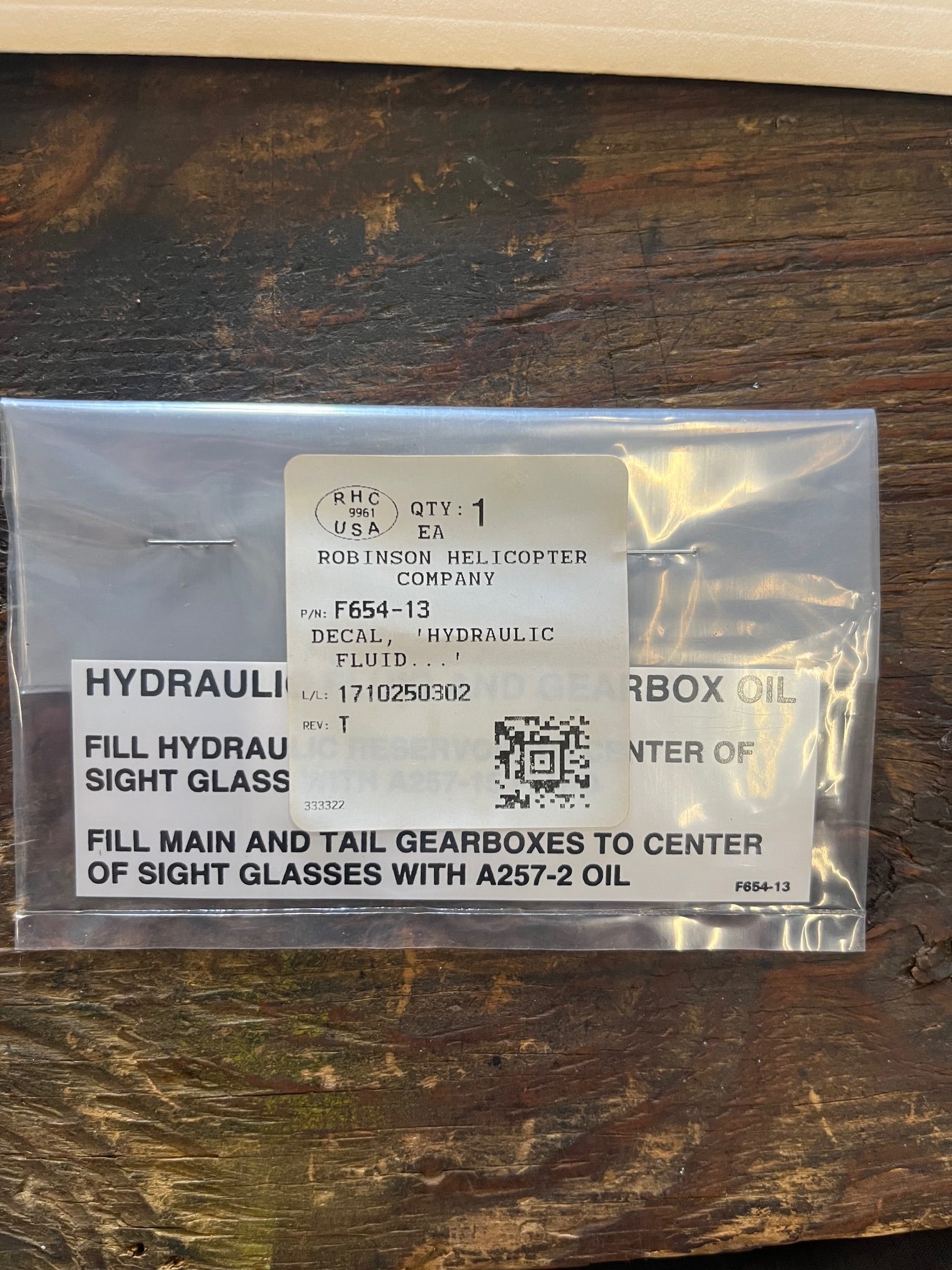 F654-13 DECAL, HYDRAULIC FLUID – Prestige Robinson Helicopter Parts